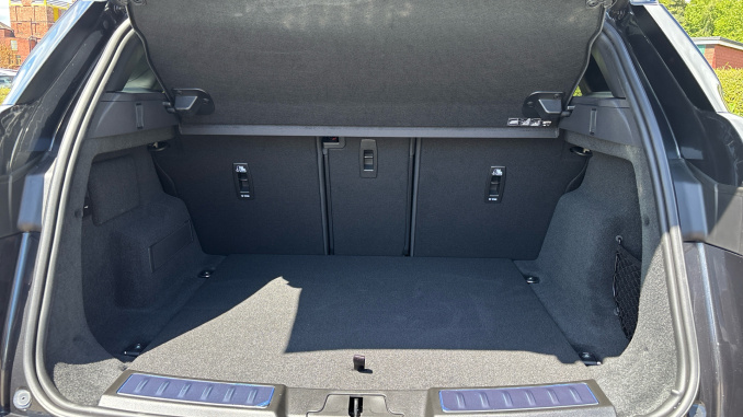 Land Rover Discovery Sport 2.0 D200 Metropolitan 5dr Auto [5 Seat] Diesel Station Wagon - Image 10